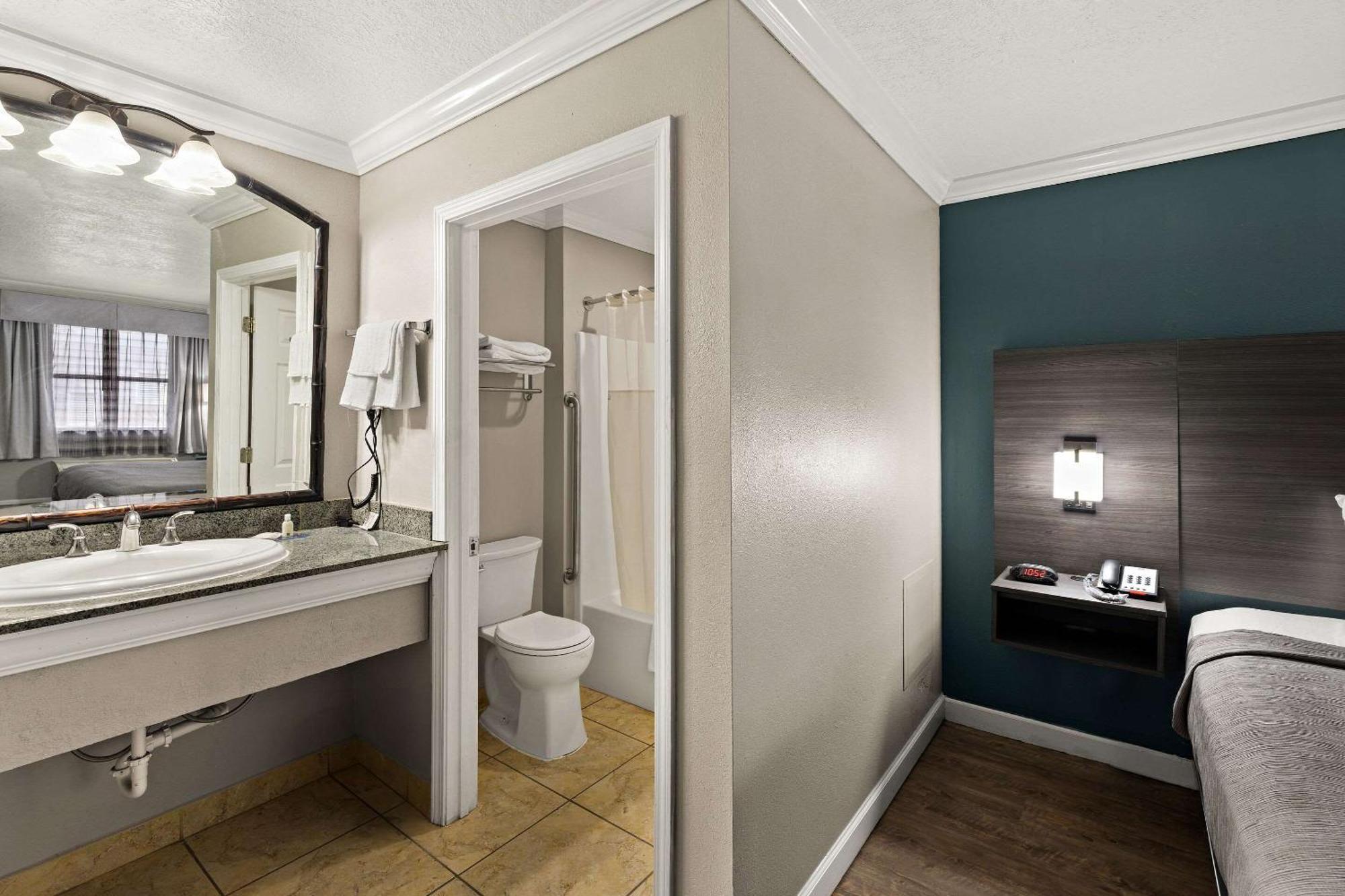 Quality Inn Ocean Springs Extérieur photo